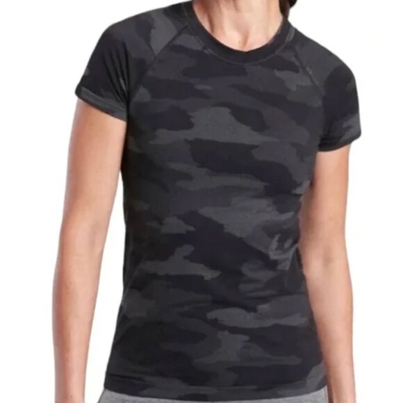 NWT Athleta Momentum Camo Tee - Picture 1 of 8
